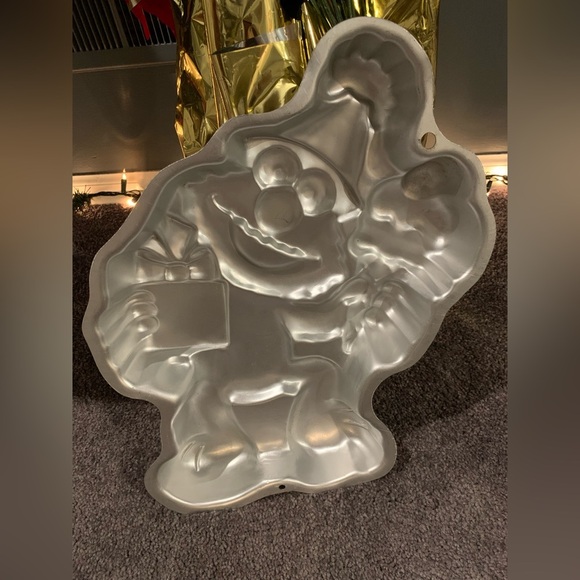 Vintage FULL BODY-ELMO BIRTHDAY Cake Pan. Good used condition. Sesame Street. - Picture 2 of 2